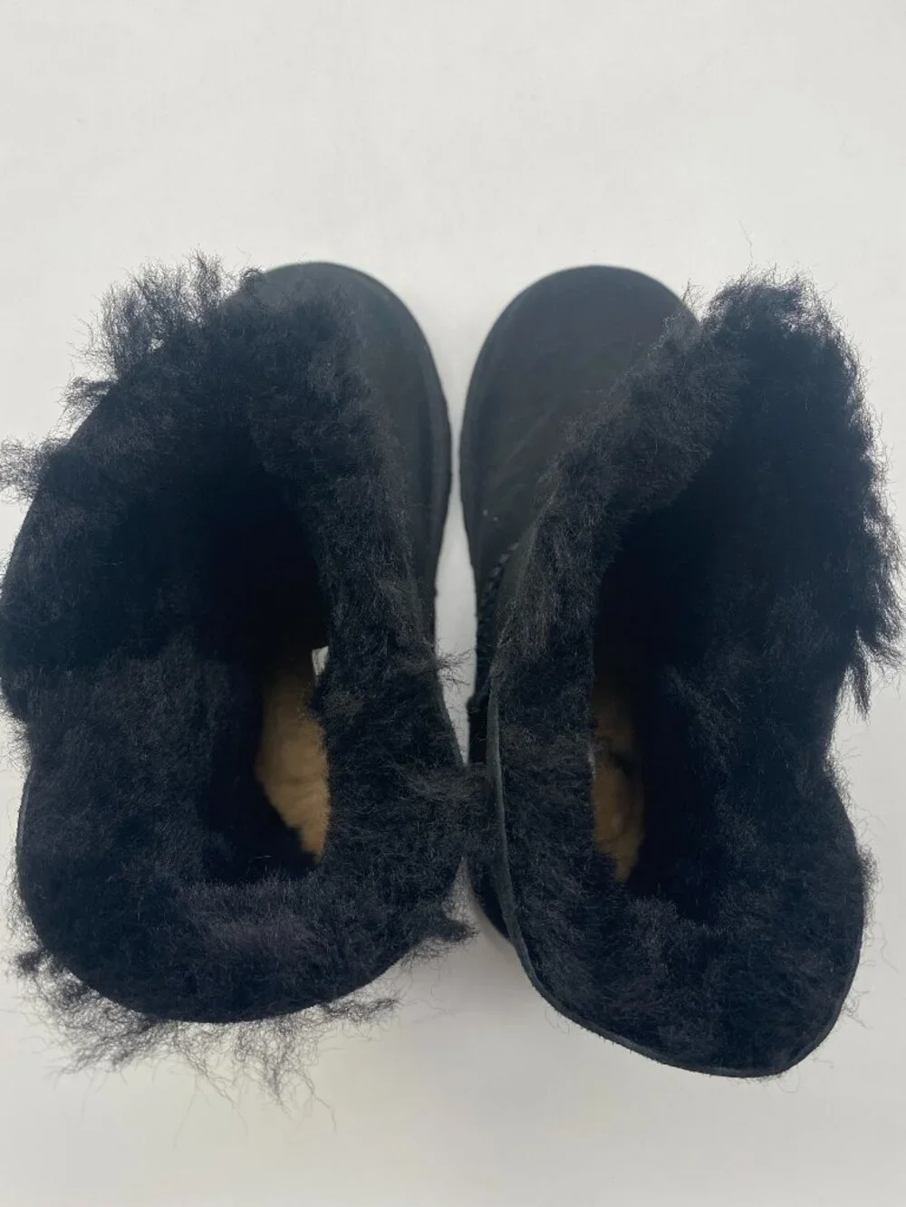 UGG KIDS BAILEY BUTTON BLACK US KIDS SIZE 1